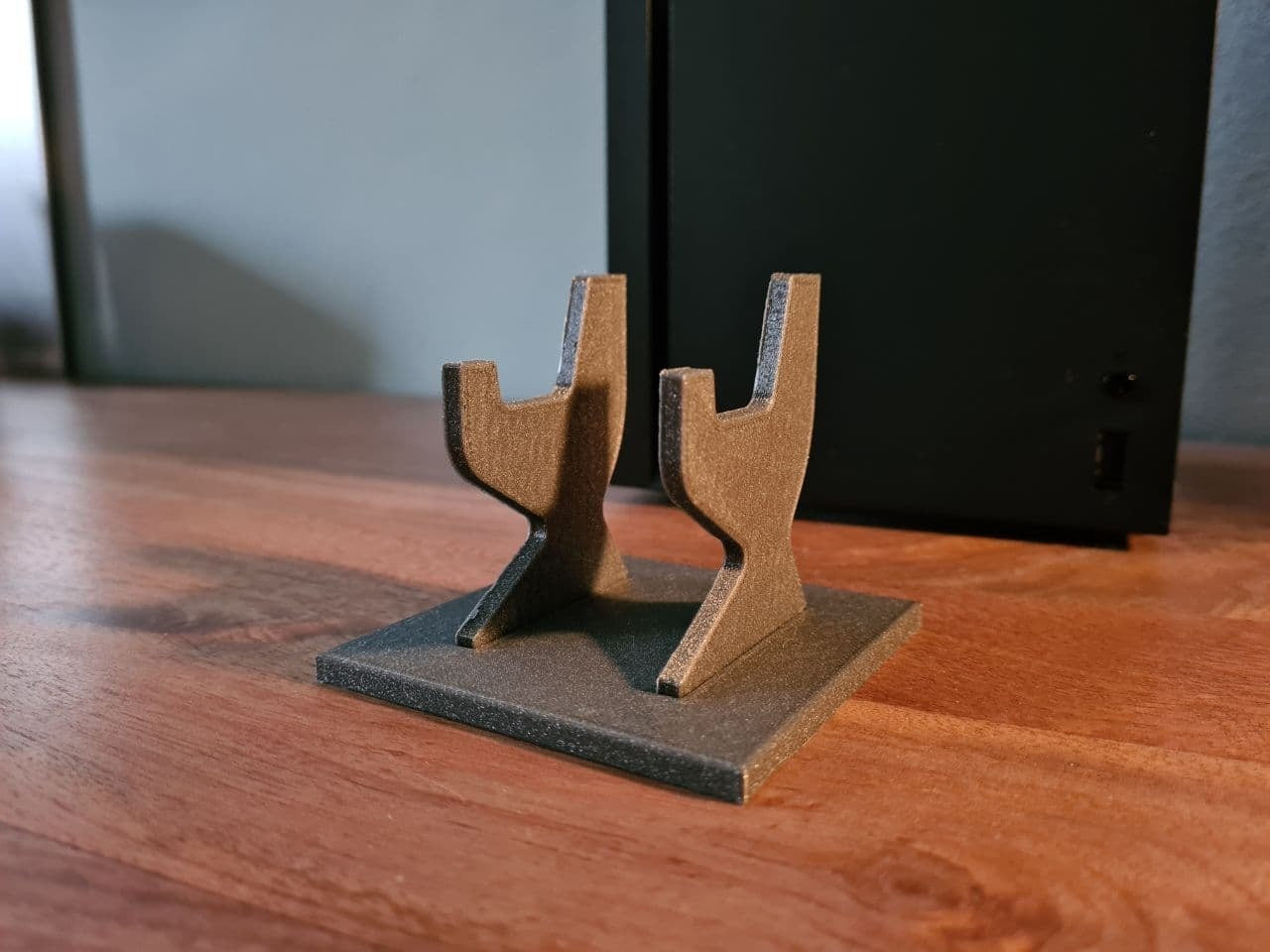 Xbox One Controller Stand