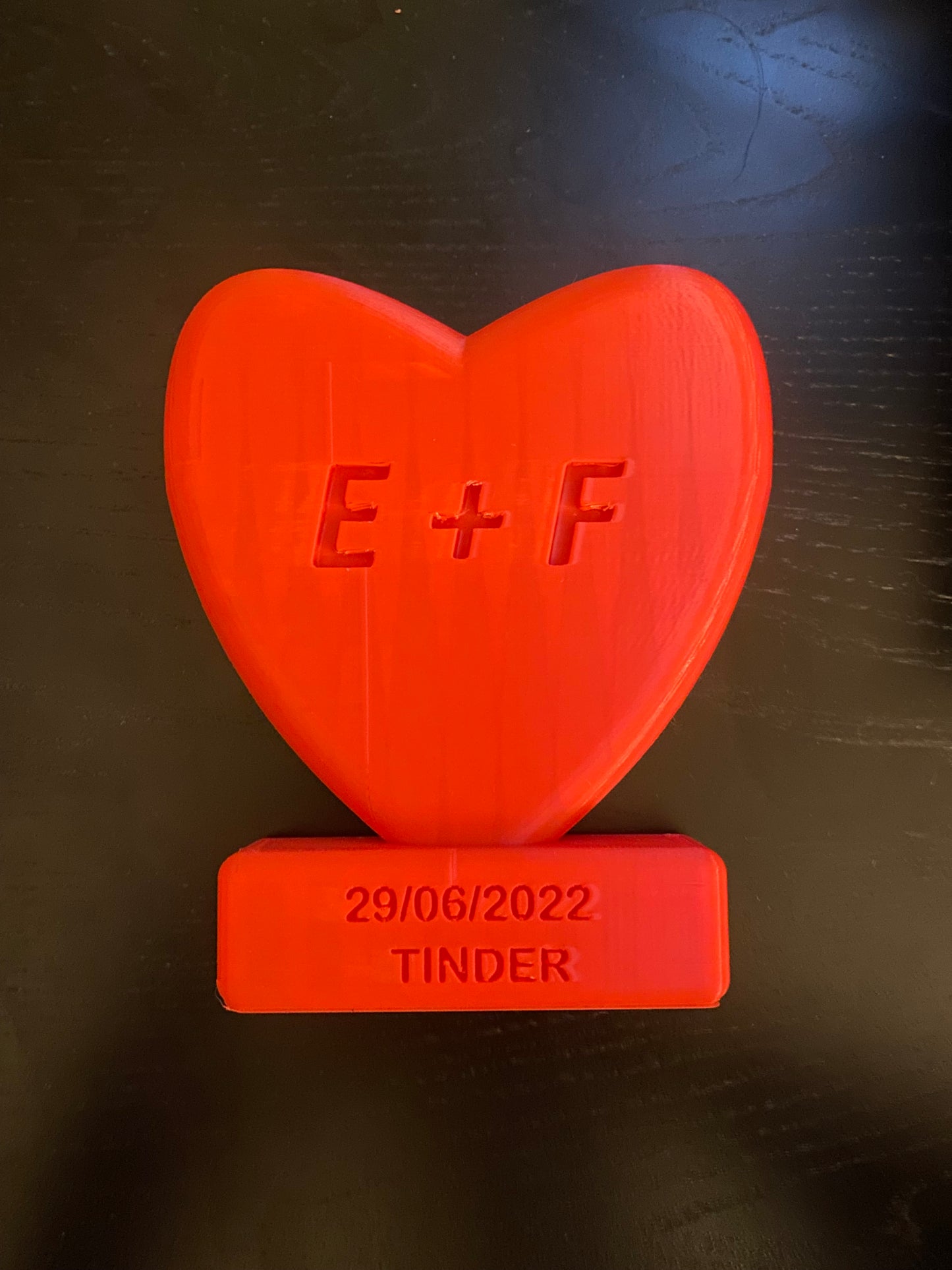 Corazón personalizable: ¡iniciales, fechas y frases!